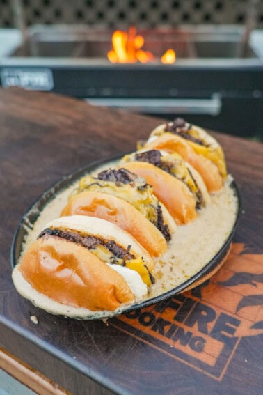 The Cheeseburger Fondue Recipe is comfort food at its best. Beefy, cheesy, classic.